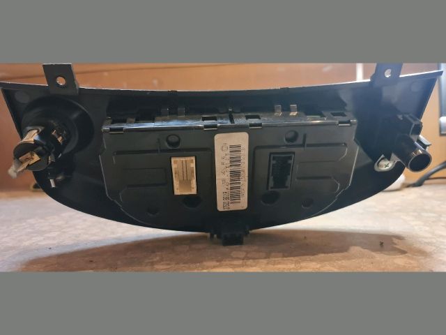 bontott NISSAN MICRA III Fűtéskapcsoló (digit klímás)