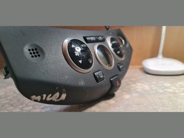 bontott NISSAN MICRA III Fűtéskapcsoló (digit klímás)
