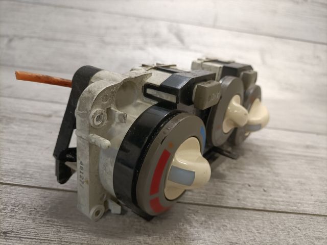 bontott NISSAN MICRA III Fűtéskapcsoló (manuális klímás)