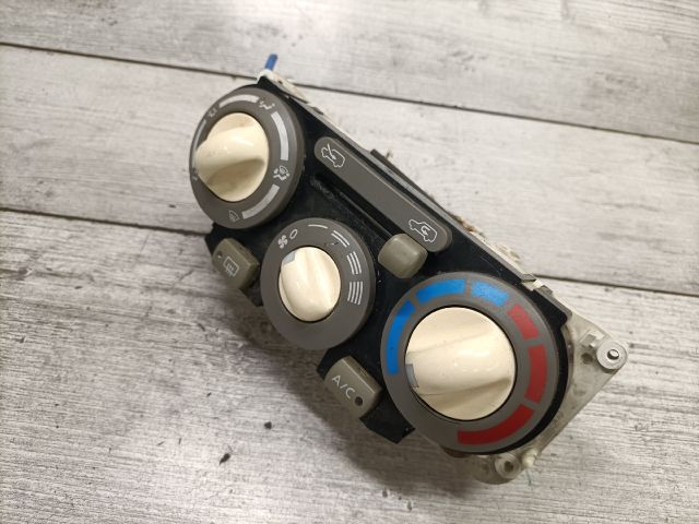 bontott NISSAN MICRA III Fűtéskapcsoló (manuális klímás)