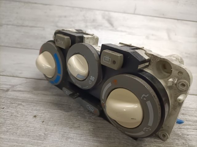 bontott NISSAN MICRA III Fűtéskapcsoló (manuális klímás)