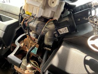 bontott NISSAN MICRA III Hátsó középső Biztonsági Öv Csat