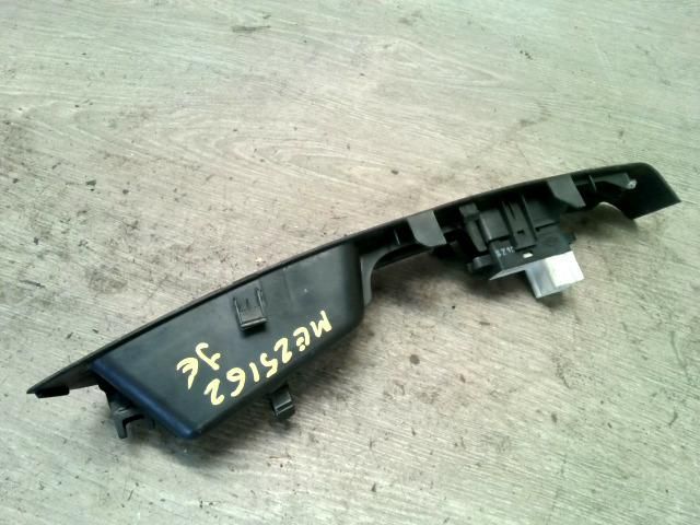 bontott NISSAN MICRA III Jobb első Ablakemelő Kapcsoló