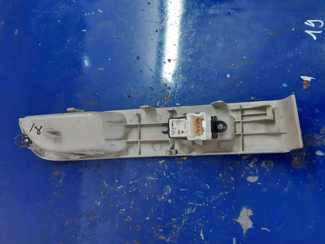 bontott NISSAN MICRA III Jobb első Ablakemelő Kapcsoló