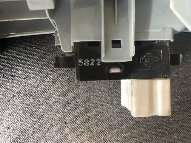 bontott NISSAN MICRA III Jobb első Ablakemelő Kapcsoló