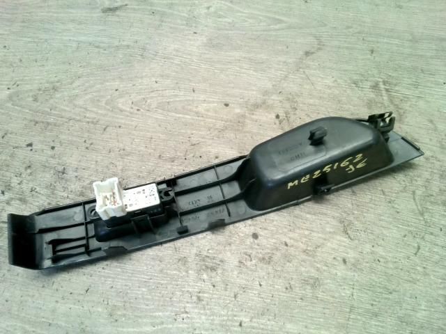 bontott NISSAN MICRA III Jobb első Ablakemelő Kapcsoló