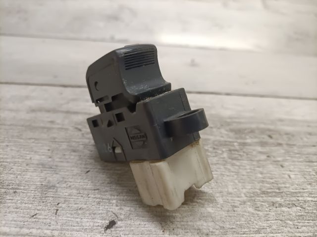 bontott NISSAN MICRA III Jobb első Ablakemelő Kapcsoló