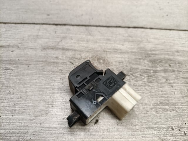 bontott NISSAN MICRA III Jobb első Ablakemelő Kapcsoló