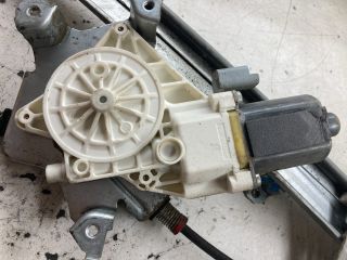 bontott NISSAN MICRA III Jobb első Ablakemelő Szerkezet (Elektromos)