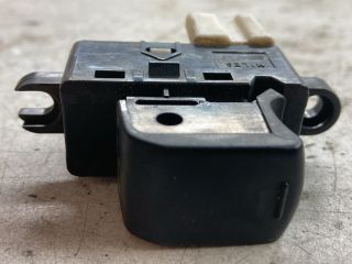 bontott NISSAN MICRA III Jobb hátsó Ablakemelő Kapcsoló