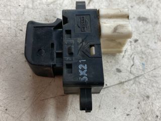 bontott NISSAN MICRA III Jobb hátsó Ablakemelő Kapcsoló