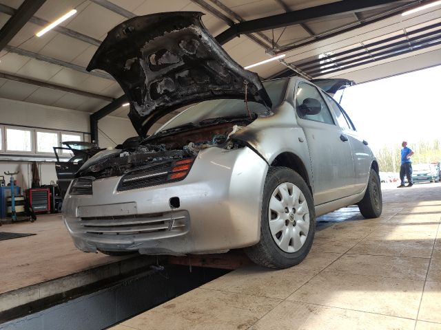 bontott NISSAN MICRA III Jobb Kalaptartó Tartó Konzol