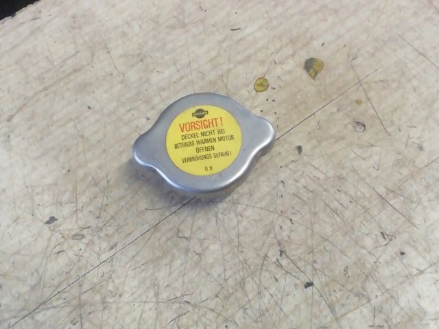 bontott NISSAN MICRA III Kiegyenlítőtartály Sapka