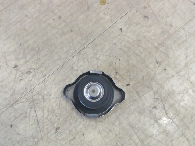 bontott NISSAN MICRA III Kiegyenlítőtartály Sapka