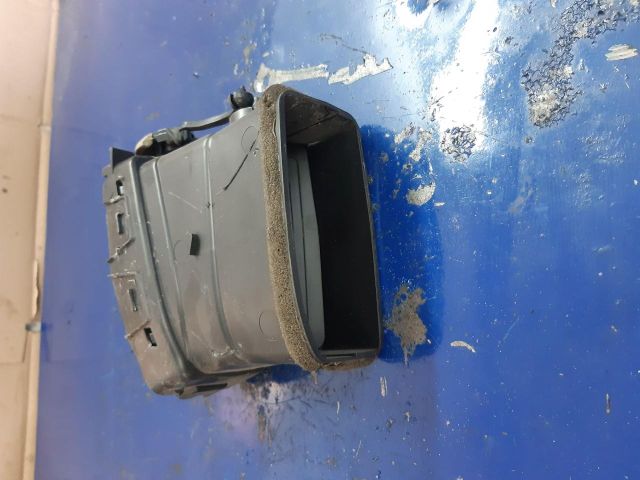 bontott NISSAN MICRA III Középső Bal Szellőző