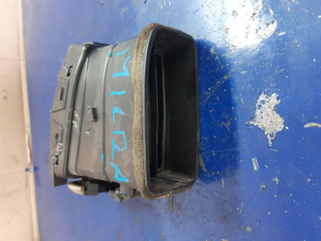 bontott NISSAN MICRA III Középső Jobb Szellőző