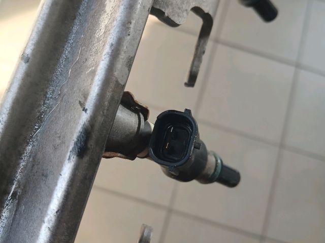 bontott NISSAN MICRA IV Porlasztó Sor / Híd