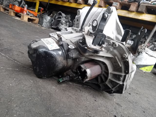 bontott NISSAN MICRA IV Váltó (Mechanikus)