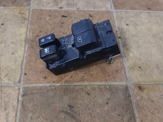 bontott NISSAN MICRA IV Ablakemelő Kapcsoló Négyes / Kettes