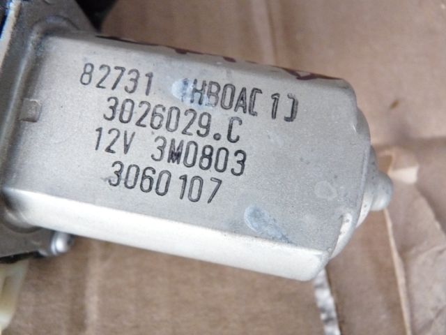 bontott NISSAN MICRA IV Bal első Ablakemelő Szerkezet (Elektromos)