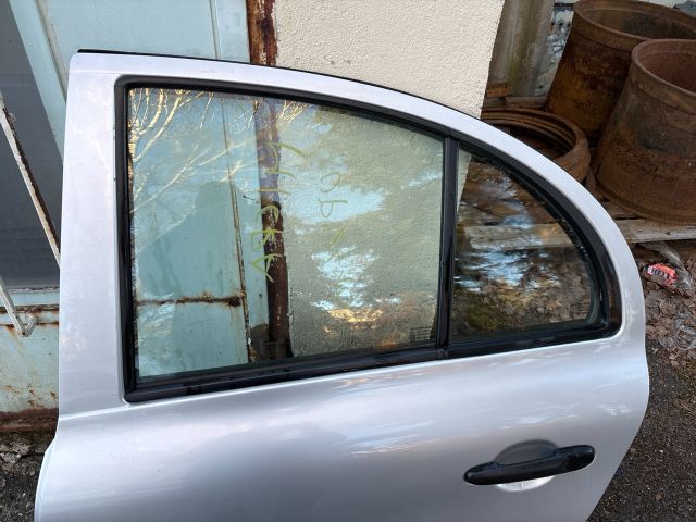 bontott NISSAN MICRA IV Bal hátsó Ajtó (Részeivel)