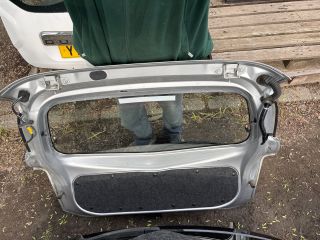 bontott NISSAN MICRA IV Csomagtérajtó (Részeivel)