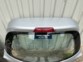 bontott NISSAN MICRA IV Csomagtérajtó (Részeivel)