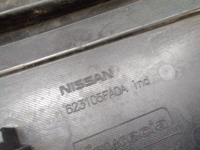 bontott NISSAN MICRA IV Hűtőrács