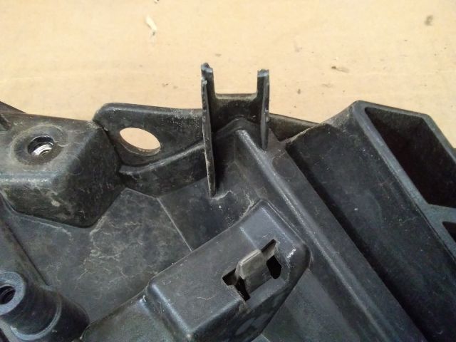 bontott NISSAN MICRA IV Hűtőrács