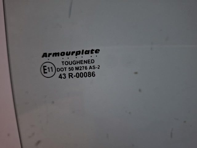 bontott NISSAN MICRA IV Jobb hátsó Ablak