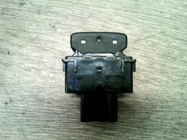 bontott NISSAN MURANO Bal első Ülésfűtés Kapcsoló