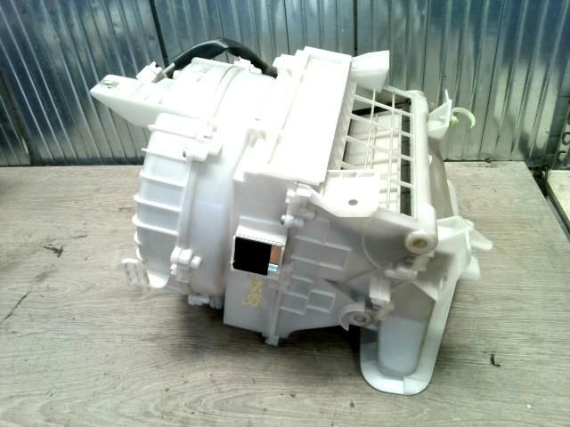 bontott NISSAN MURANO Fűtés Box