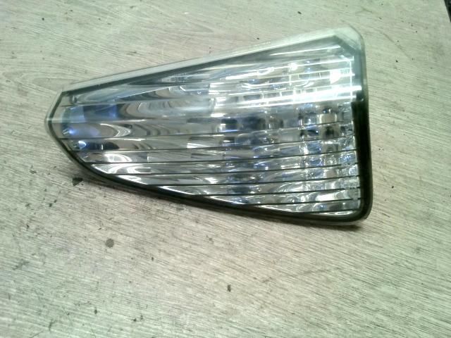 bontott NISSAN MURANO Jobb Belső Hátsó Lámpa