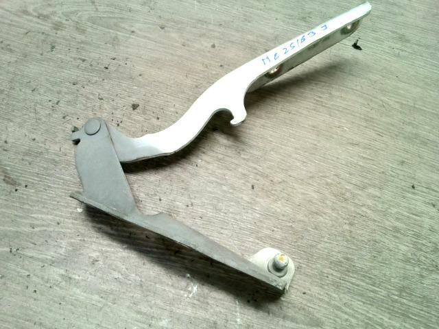 bontott NISSAN MURANO Motorháztető Jobb Zsanér