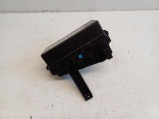 bontott NISSAN NAVARA Biztosítéktábla Motortér