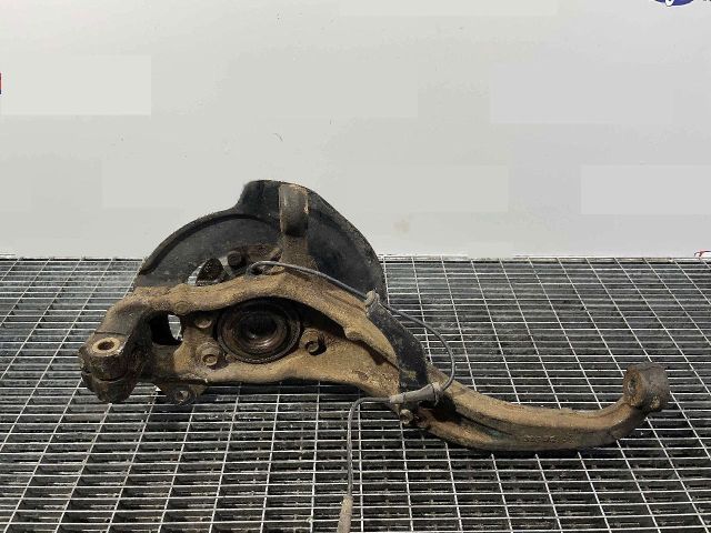 bontott NISSAN NAVARA Jobb első Csonkállvány