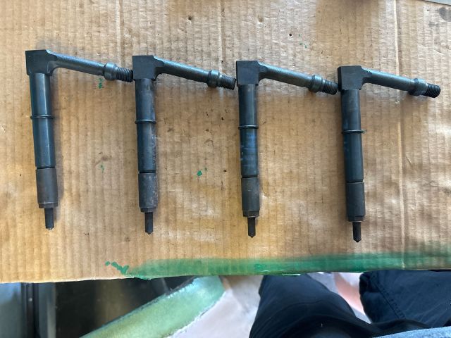 bontott NISSAN NAVARA Porlasztó (1 db)