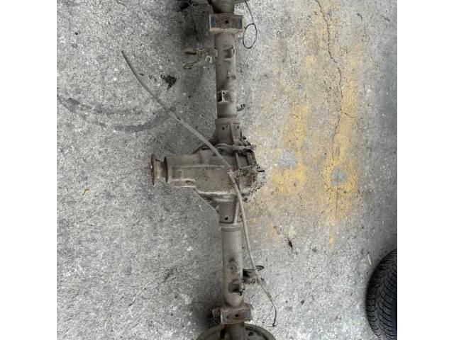 bontott NISSAN NAVARA Hátsó Bölcső