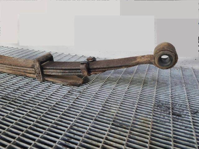 bontott NISSAN NAVARA Hátsó Rugó