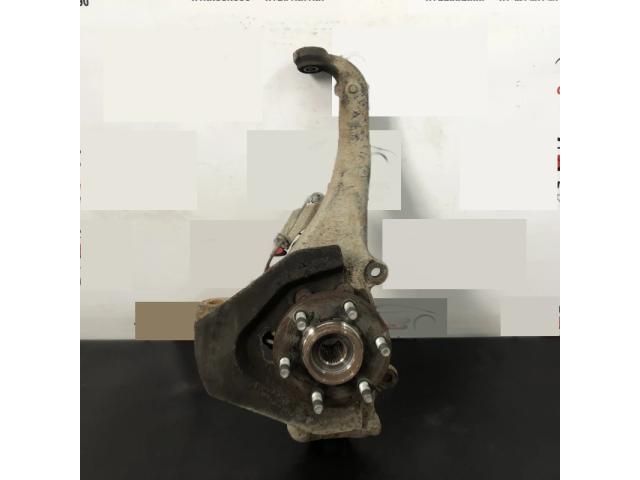 bontott NISSAN NAVARA Jobb első Csonkállvány