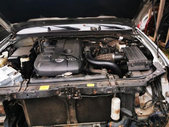 bontott NISSAN NAVARA Jobb első Csonkállvány