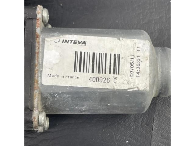 bontott NISSAN NAVARA Jobb hátsó Ablakemelő Szerkezet (Elektromos)