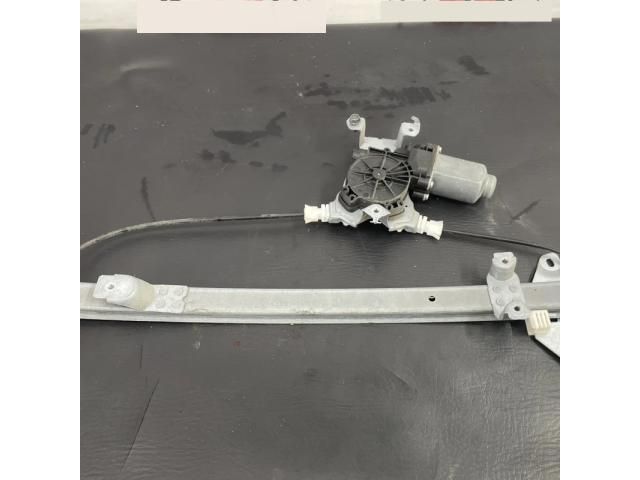 bontott NISSAN NAVARA Jobb hátsó Ablakemelő Szerkezet (Elektromos)