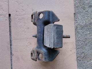 bontott NISSAN NAVARA Motor Tartó Bak Bal