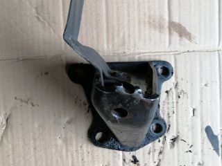 bontott NISSAN NAVARA Motor Tartó Bak Jobb