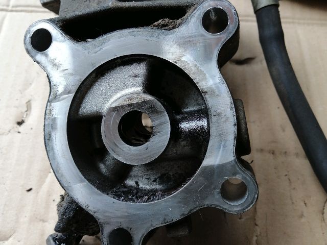 bontott NISSAN NAVARA Olajszűrő Ház