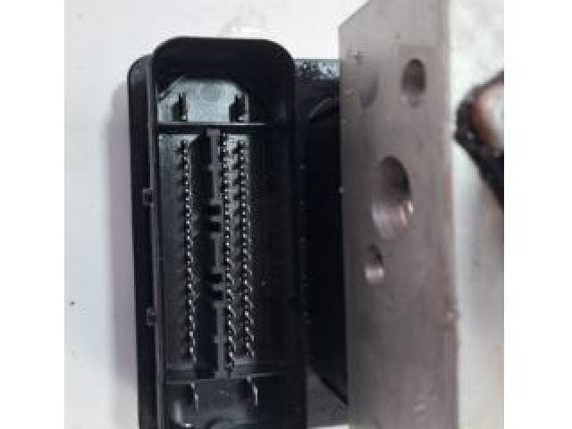 bontott NISSAN NAVARA ABS Kocka