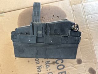 bontott NISSAN NAVARA Biztosítéktábla Motortér