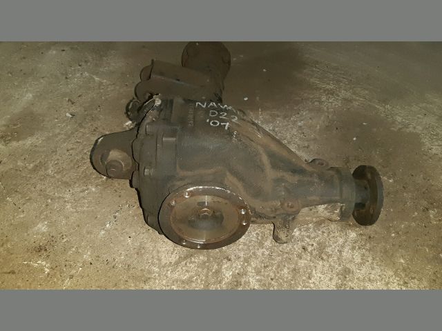 bontott NISSAN NAVARA Első Differenciálmű