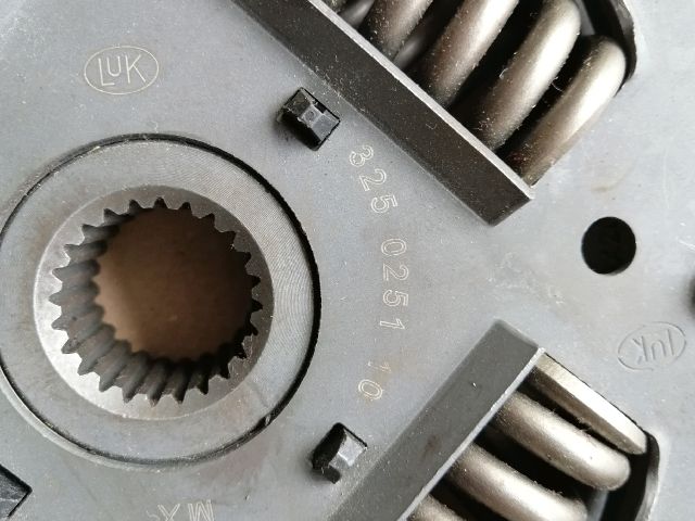 bontott NISSAN NAVARA Kuplung Tárcsa